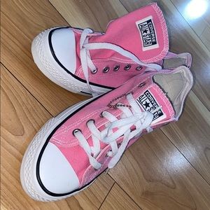 Pink converse